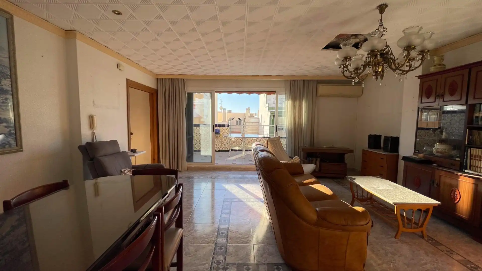 Sala de estar de Ático en venta en Benidorm con Aire acondicionado, Terraza y Trastero
