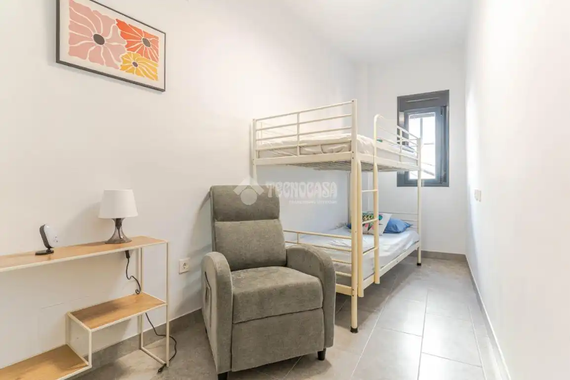 Dormitori de Pis en venda en Motril amb Aire condicionat, Terrassa i Traster