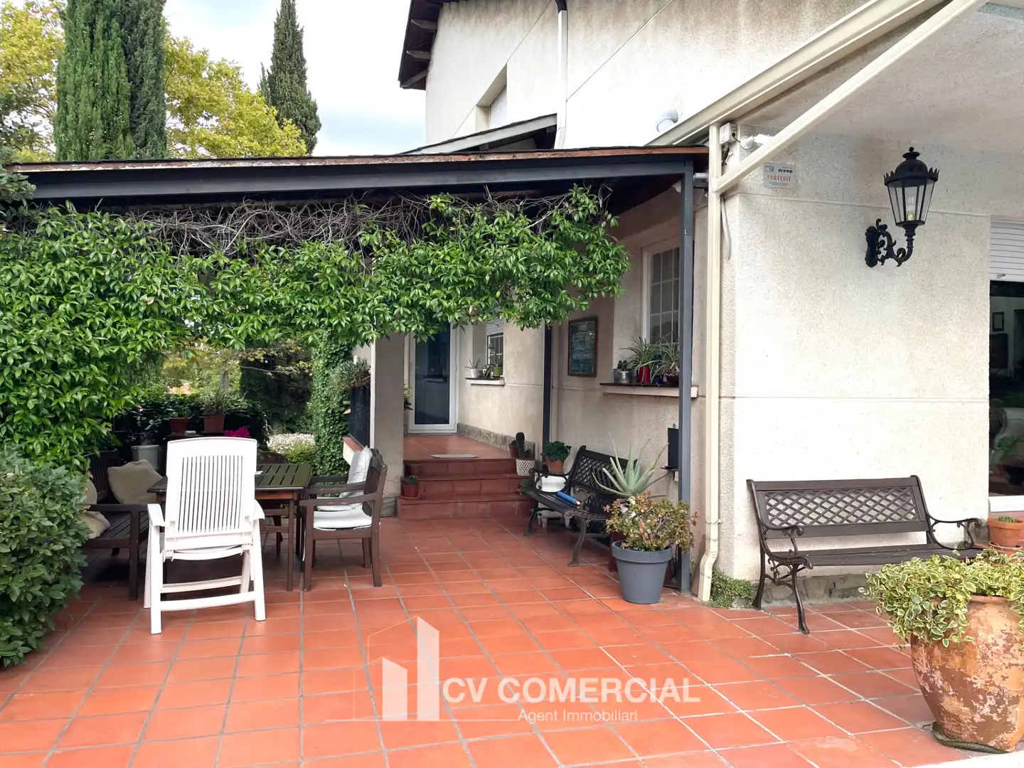 Vista exterior de Casa o xalet en venda en Sant Cugat del Vallès amb Aire condicionat, Calefacció i Jardí privat