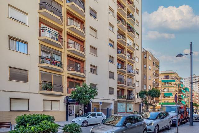 Piso en Venta en C/ Abat Sola en Plaza Elíptica - República Argentina