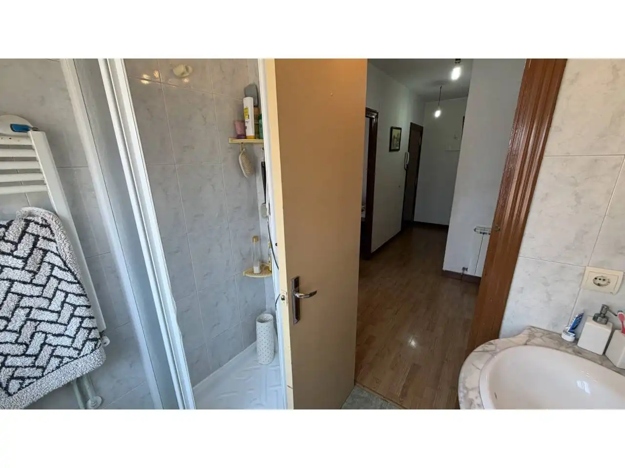 Piso en venta en Espinosa de los Monteros con Calefacción, Terraza y Amueblado
