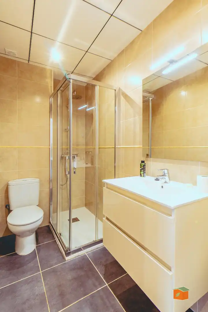 Badezimmer von Wohnungen zum Verkauf in Santa Bàrbara mit Parkett, Terrasse und Balkon