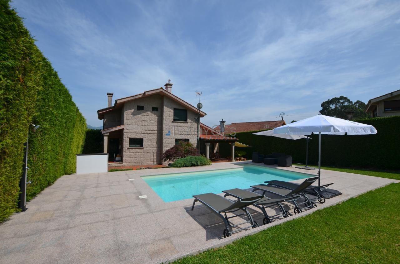 Jardín de Casa o chalet en venta en Tui con Calefacción, Jardín privado y Terraza