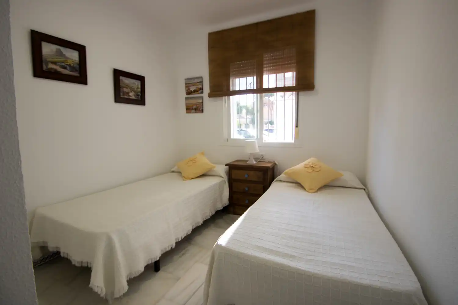 Dormitori de Apartament en venda en Chiclana de la Frontera amb Jardí privat, Moblat i Rentadora