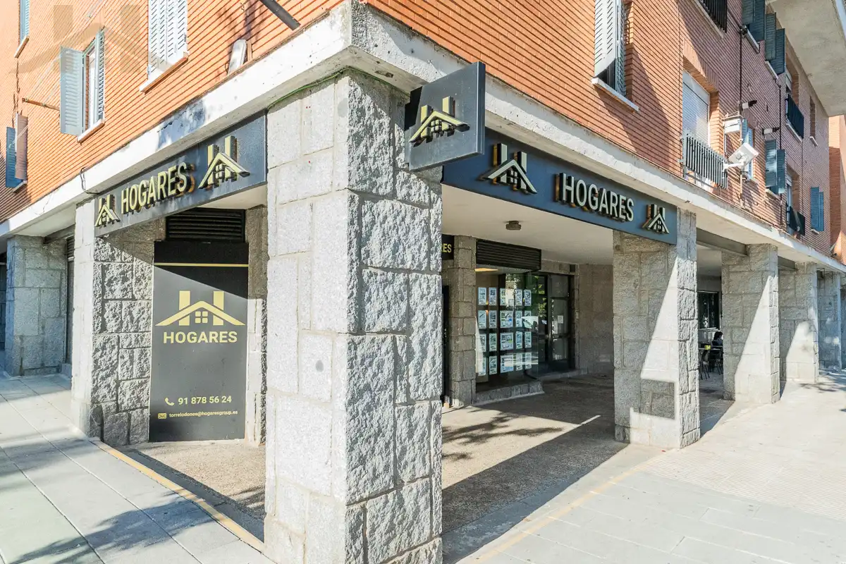 Vista exterior de Dúplex en venta en Torrelodones con Aire acondicionado, Calefacción y Jardín privado