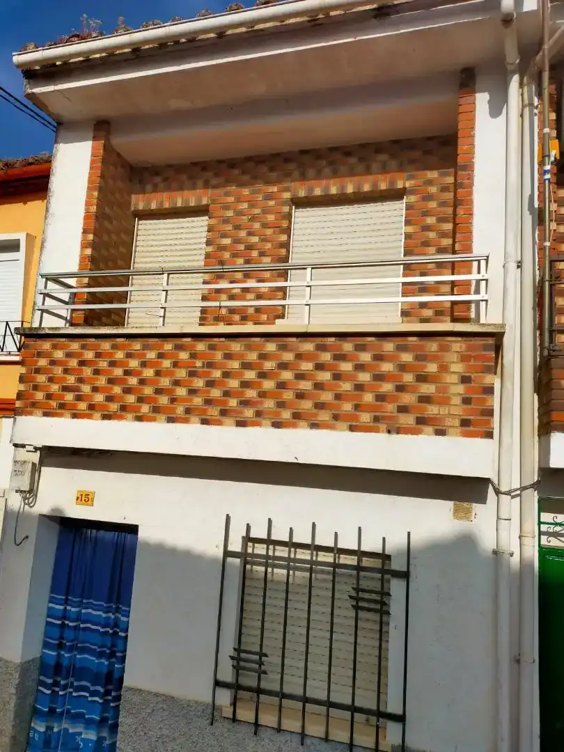 Vista exterior de Casa adosada en venda en Santibáñez el Bajo amb Moblat i Rentadora