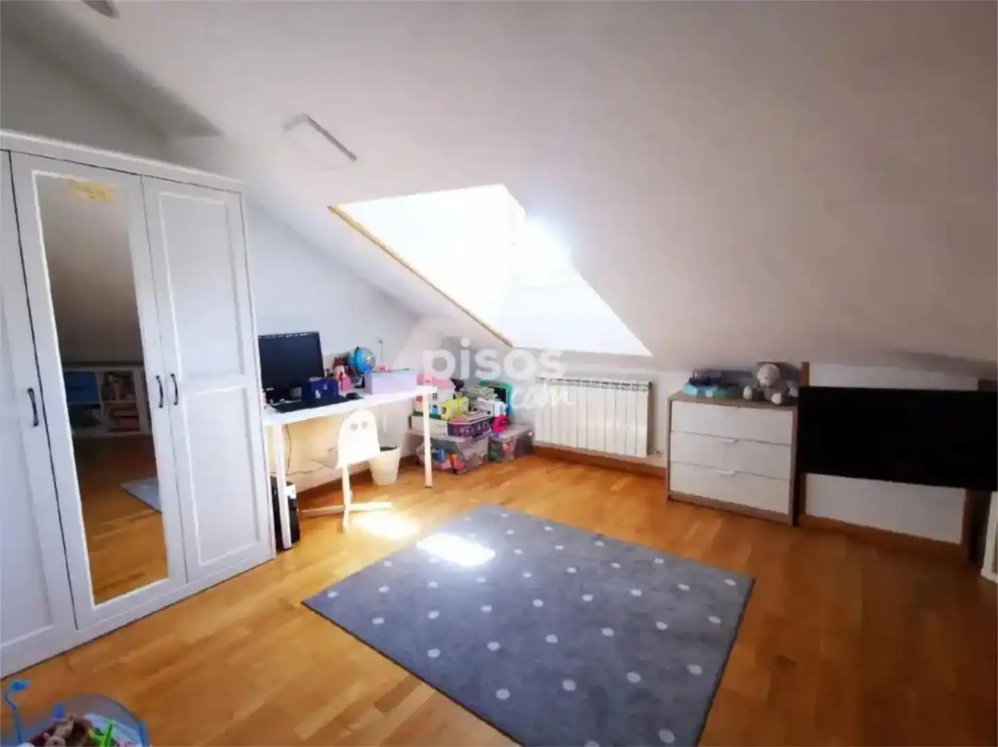 Dormitori de Casa adosada en venda en Venta de Baños amb Aire condicionat