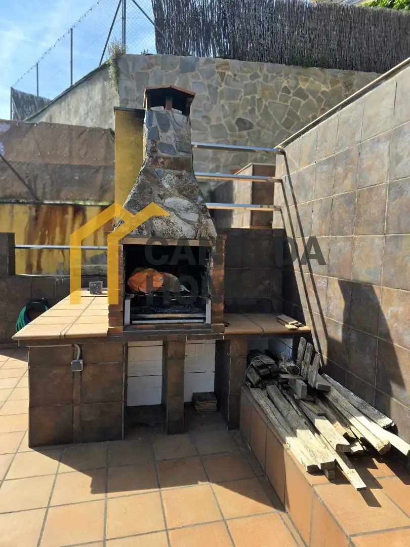 Casa aparellada amb piscina en venda a Carrer Sot de Can Puig, imagen 6