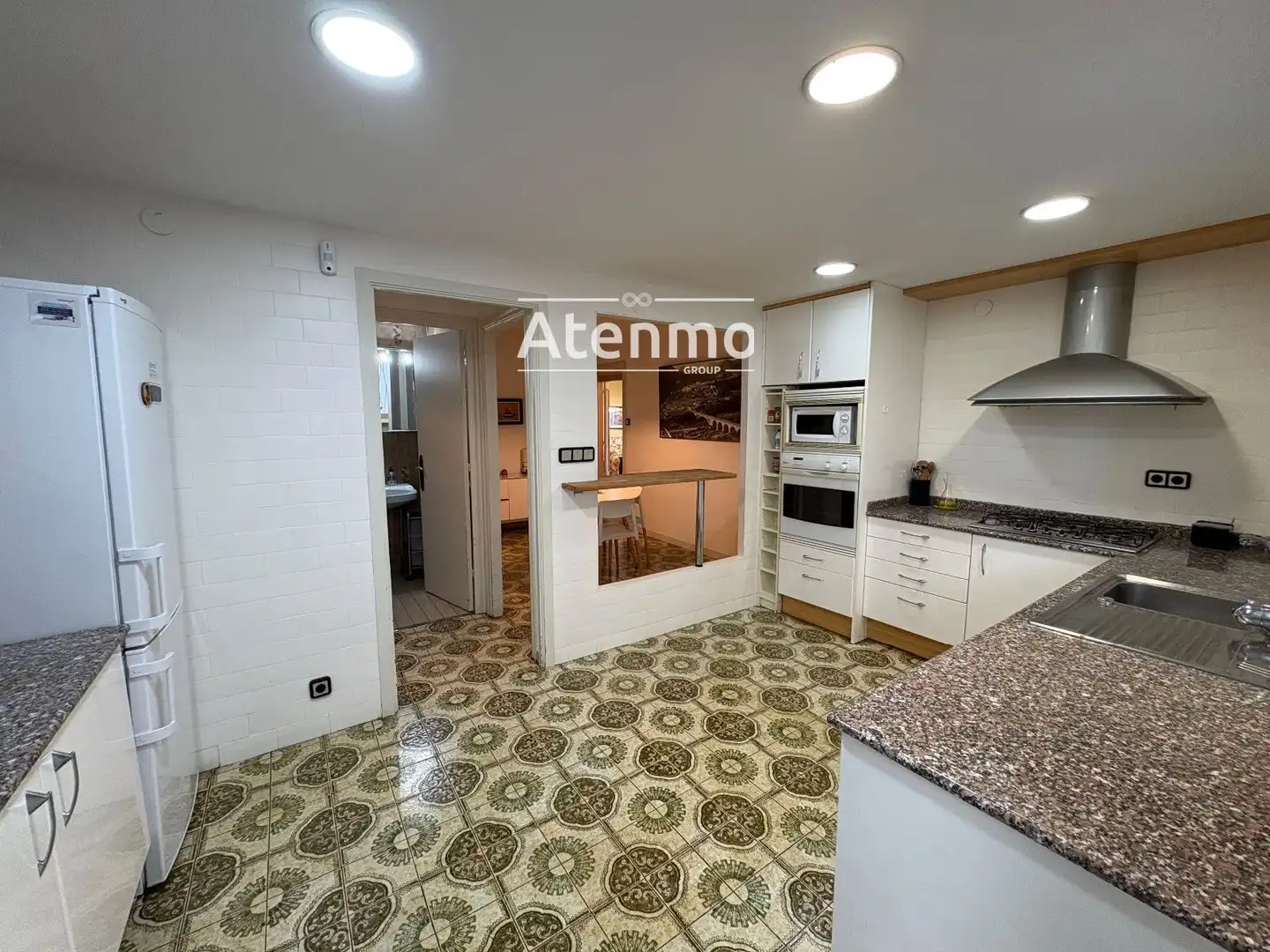 Cocina de Piso en venta en Barcelona con Calefacción, Jardín privado y Terraza