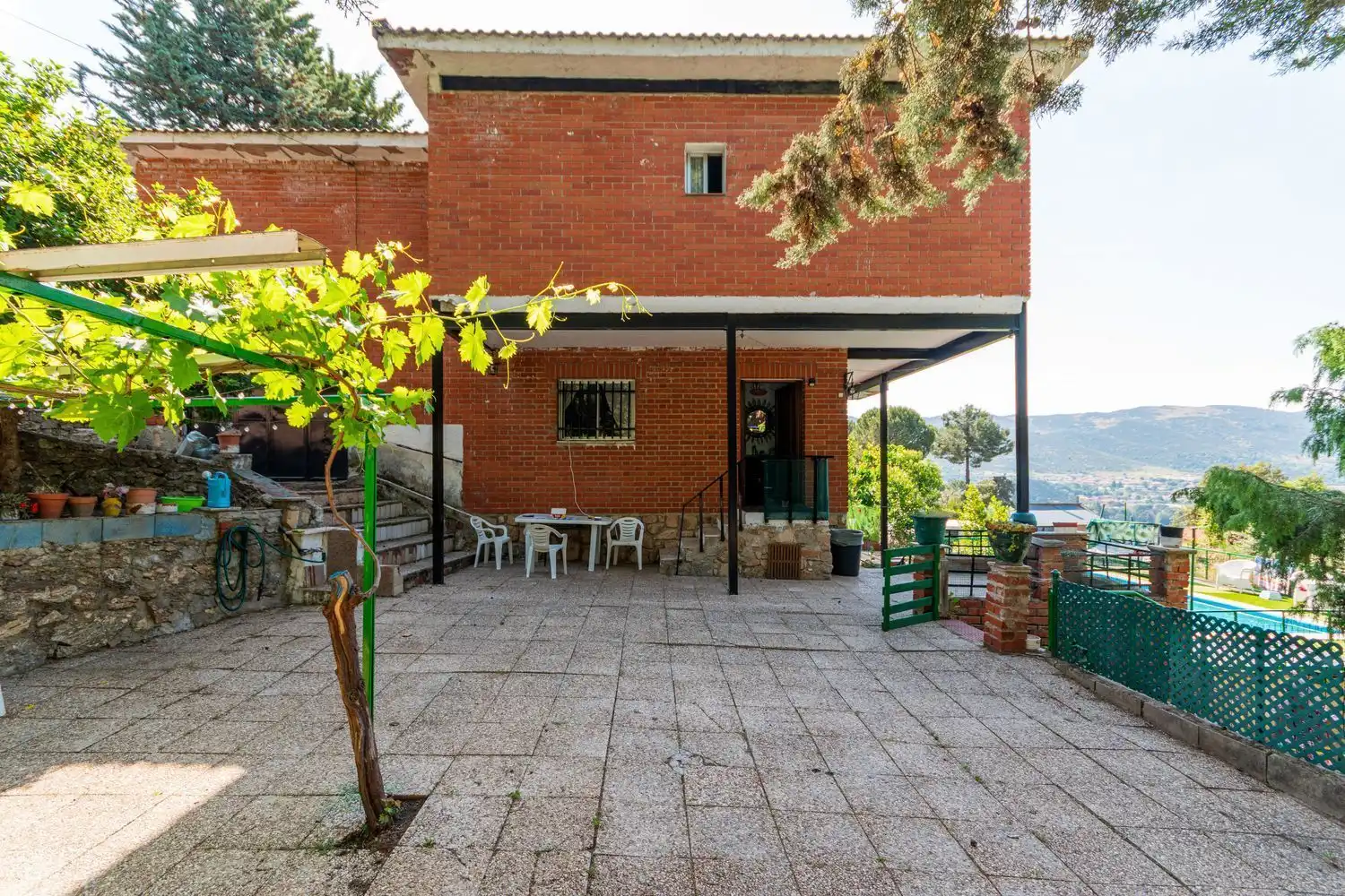 Vista exterior de Casa o chalet en venta en Robledo de Chavela