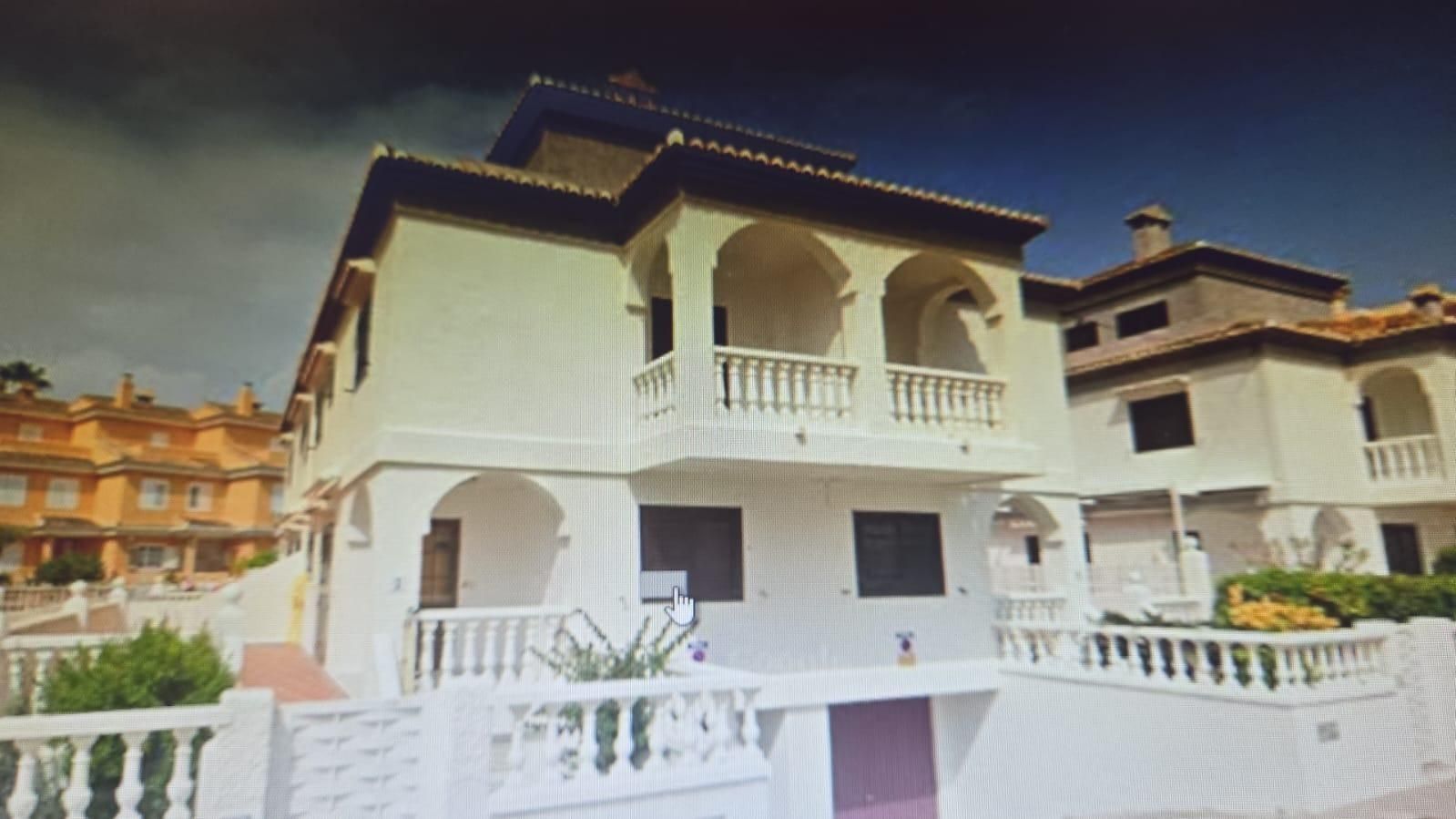 Vista exterior de Casa adosada de alquiler en Sueca con Aire acondicionado, Terraza y Amueblado
