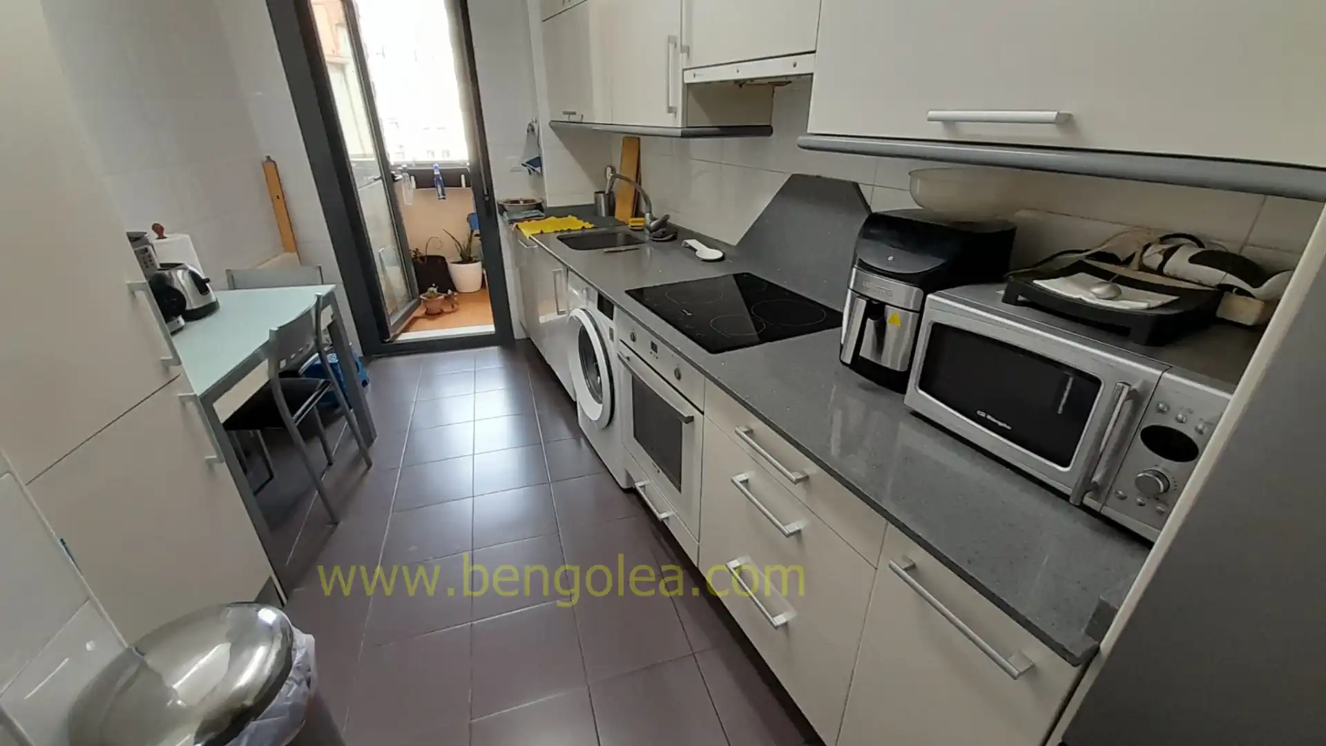 Küche von Wohnung zum Verkauf in Barakaldo  mit Heizung, Abstellraum und Balkon