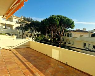 Vista exterior de Apartament de lloguer en Marbella amb Terrassa