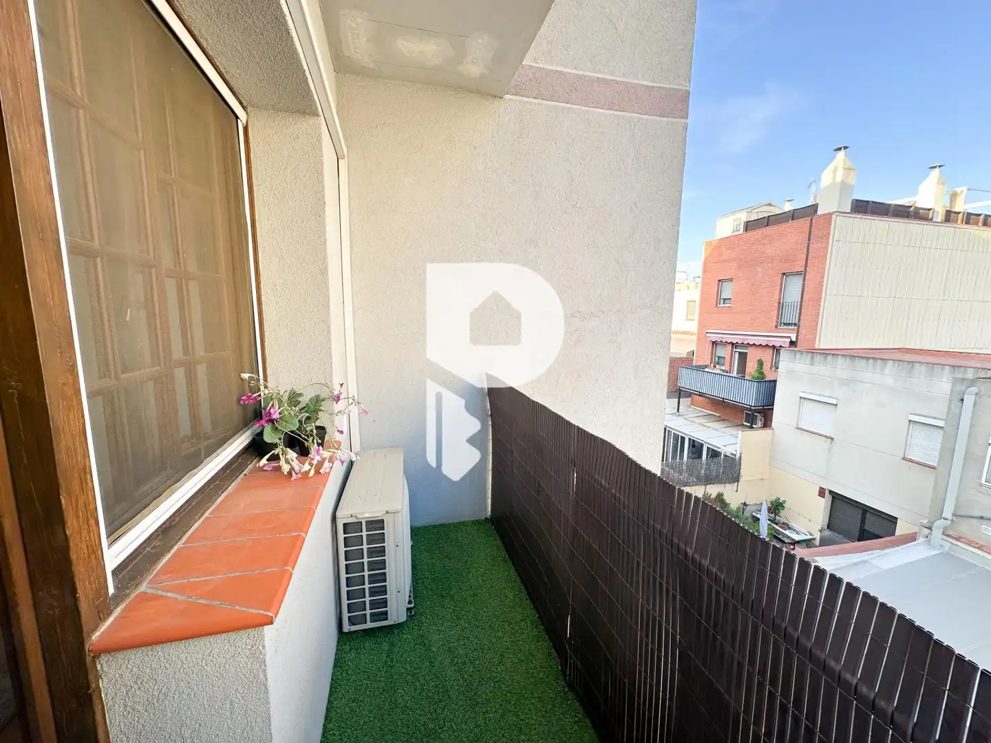 Balcony of Flat for sale in Cornellà de Llobregat  with Air Conditioner, Heating and Parquet flooring