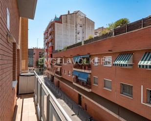 Exterior view of Apartment for sale in  Barcelona Capital  with Heating, Parquet flooring and Balcony