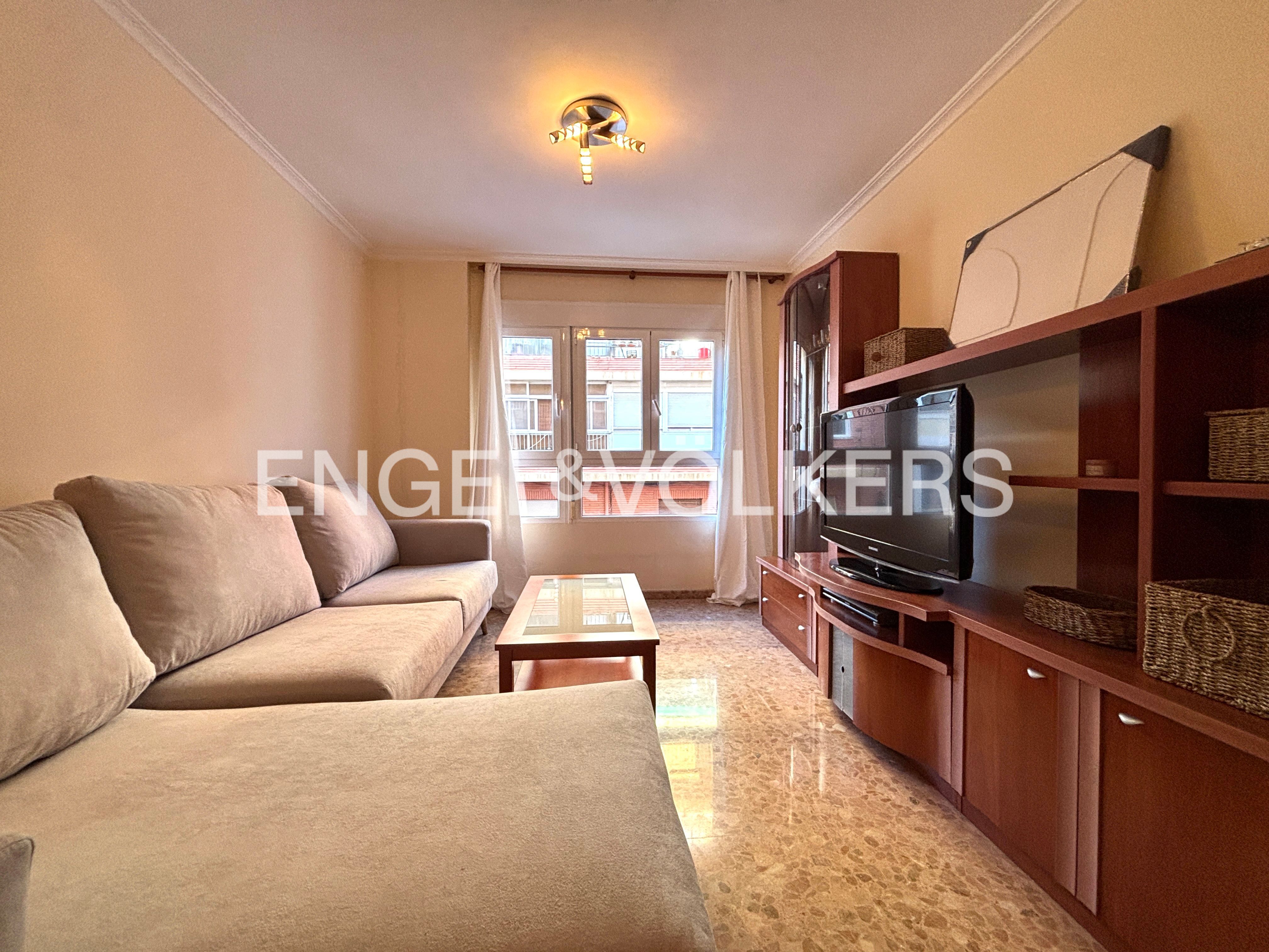 Sala d'estar de Apartament de lloguer en  Valencia Capital amb Aire condicionat, Calefacció i Moblat