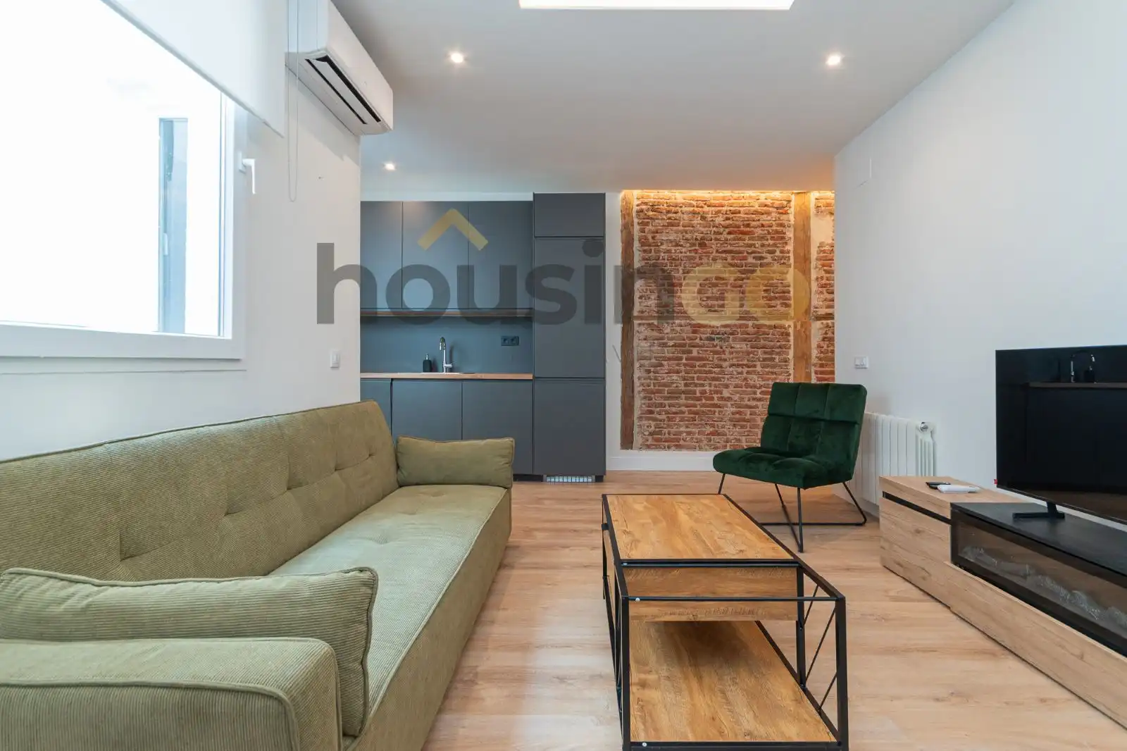 Living room of Flat for rent in Madrid  with Air Conditioner, Heating and Terrace