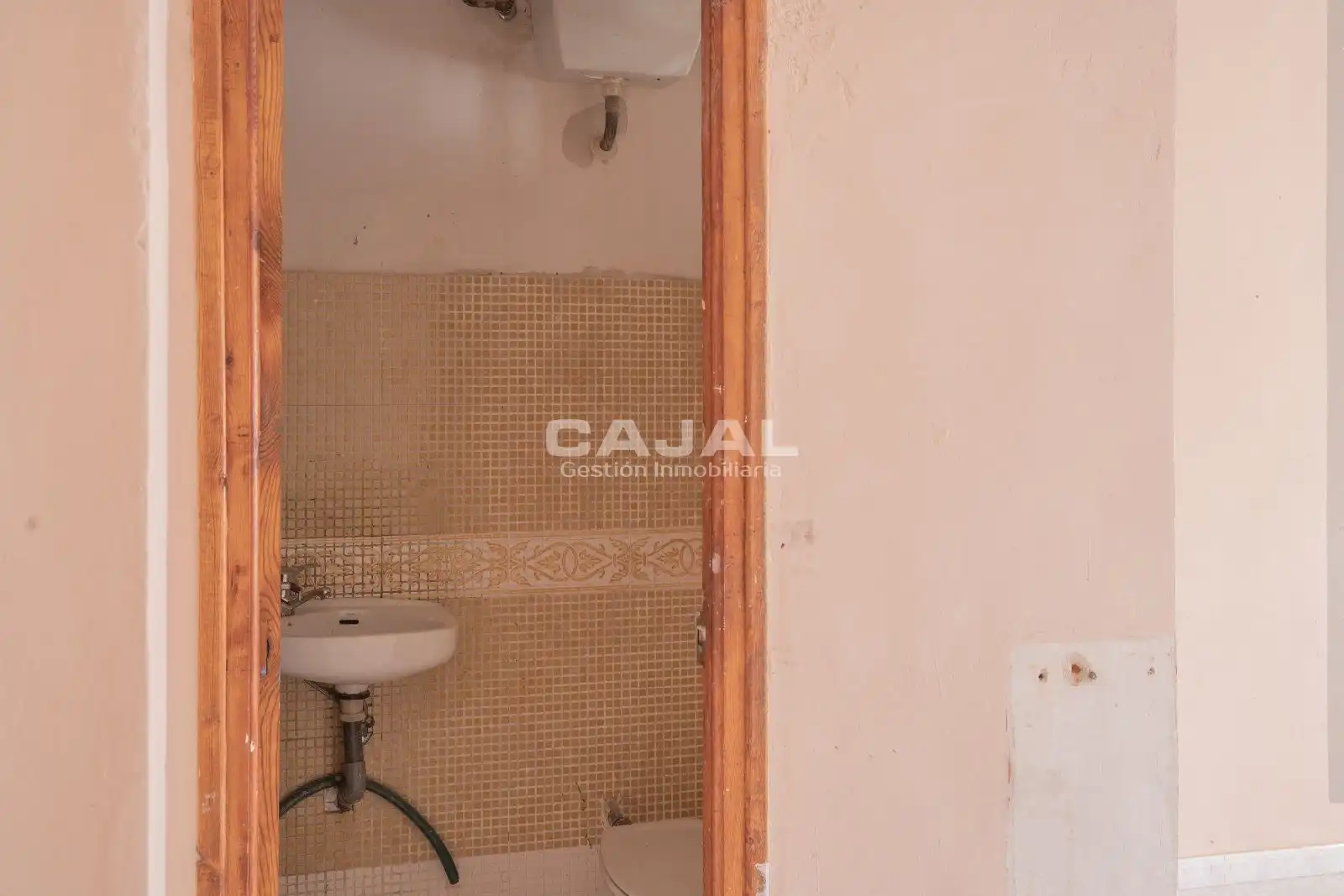 Commercial properties for rent in Médico Valentín Gil, Riaza