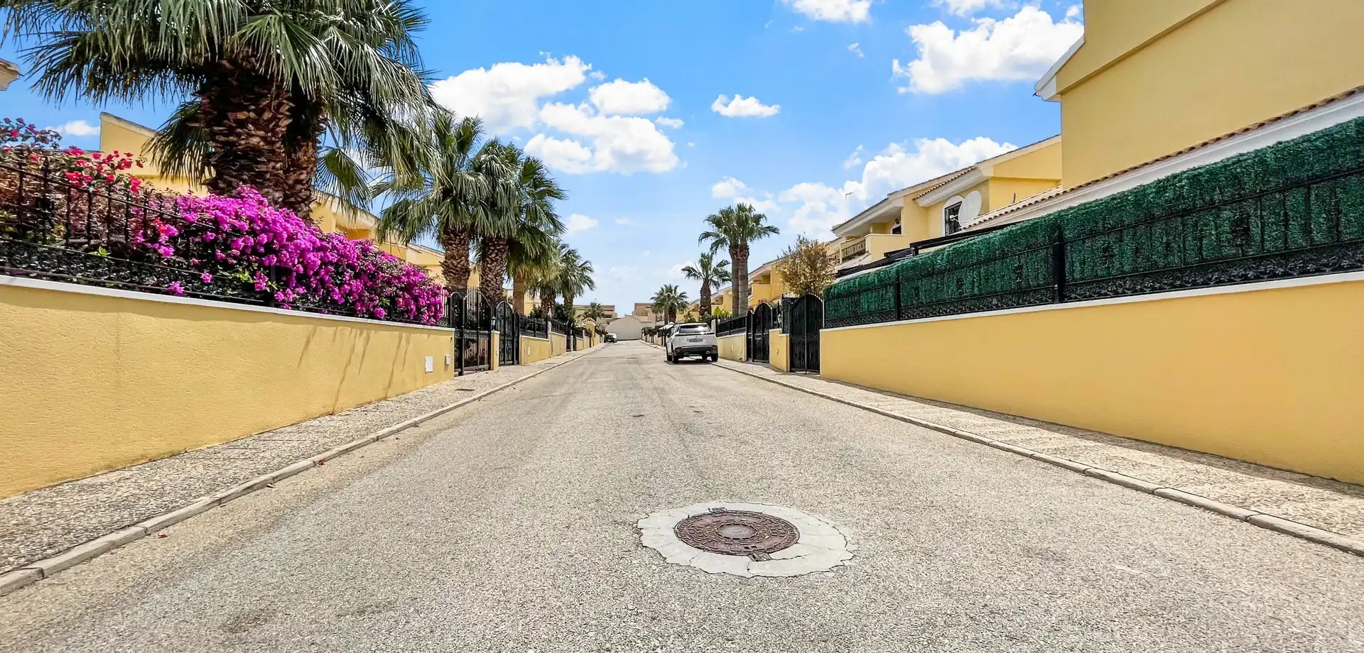 Vista exterior de Casa o xalet en venda en Orihuela amb Aire condicionat, Terrassa i Traster