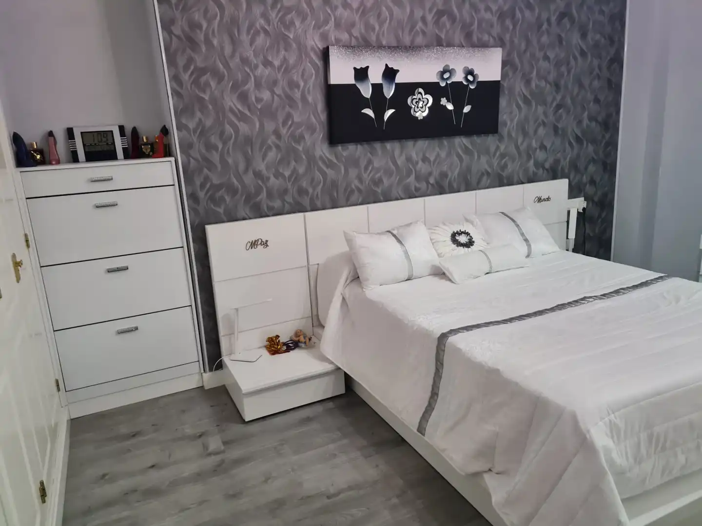 Dormitori de Casa adosada en venda en Espartinas amb Aire condicionat, Jardí privat i Piscina