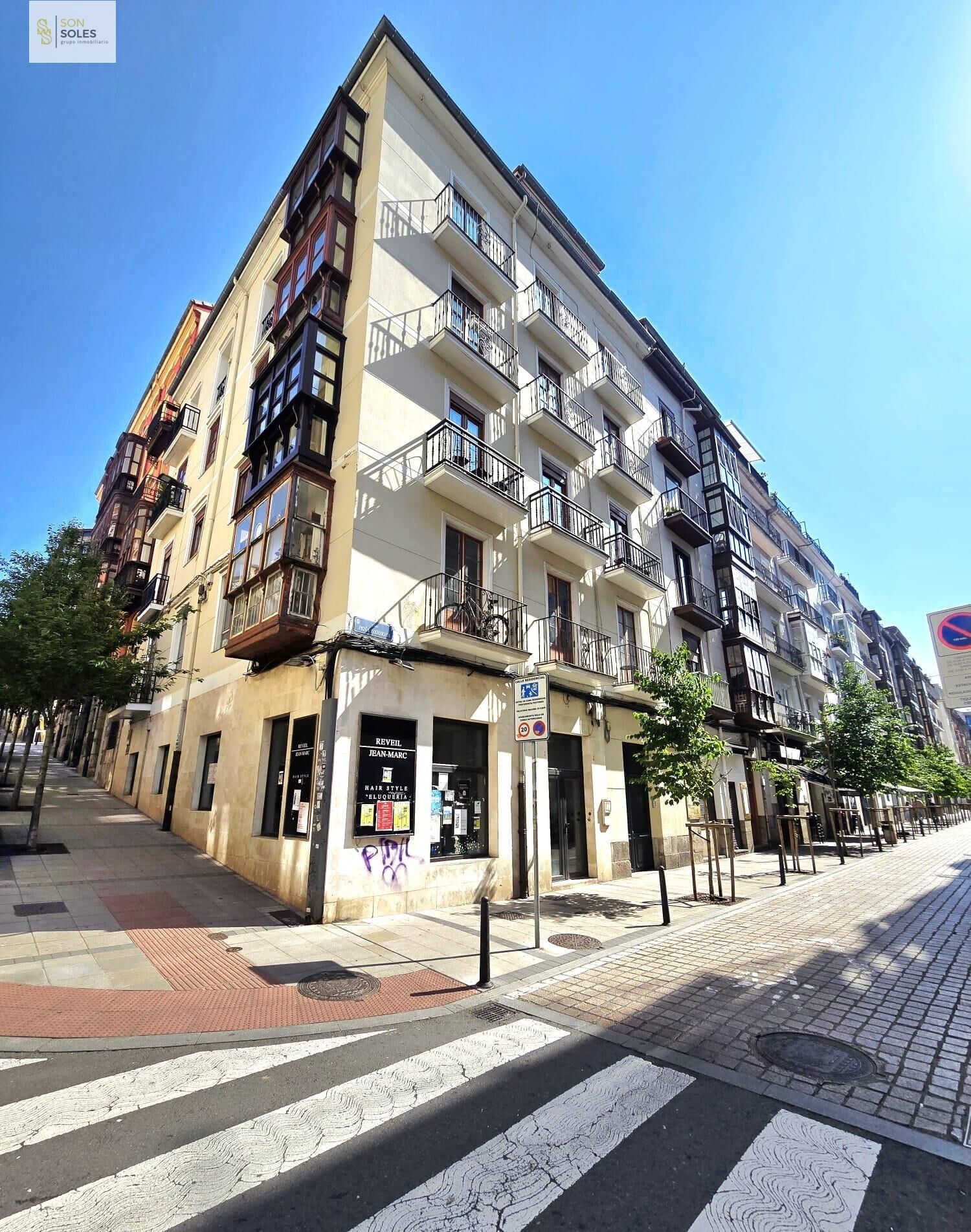 Vista exterior de Pis en venda en Santander amb Calefacció