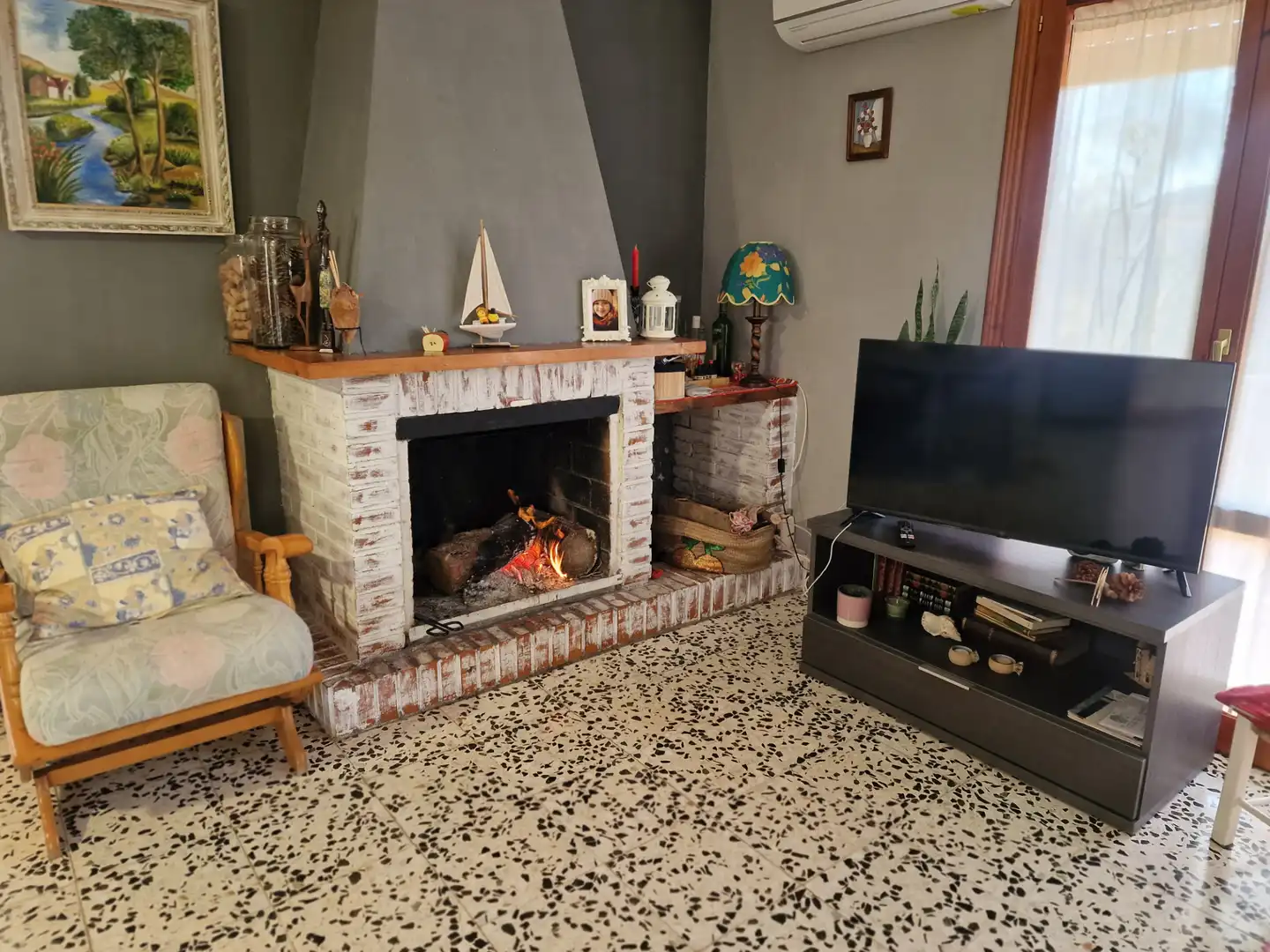 Sala d'estar de Casa o xalet en venda en Cubelles amb Aire condicionat, Calefacció i Jardí privat