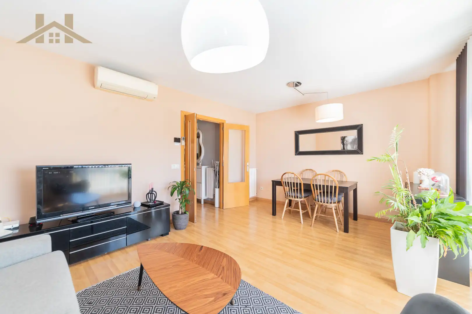 Living room of Flat for sale in Fuencarral - El Pardo