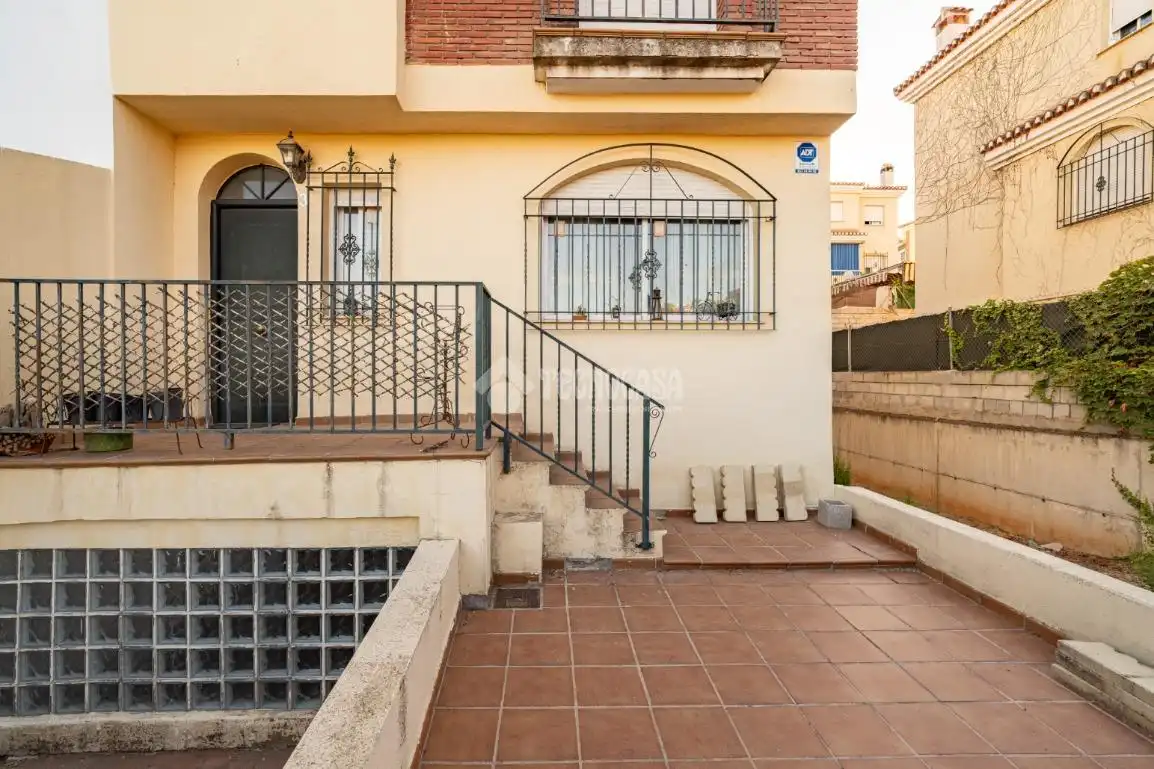 Maison jumelée à vendre à Jun