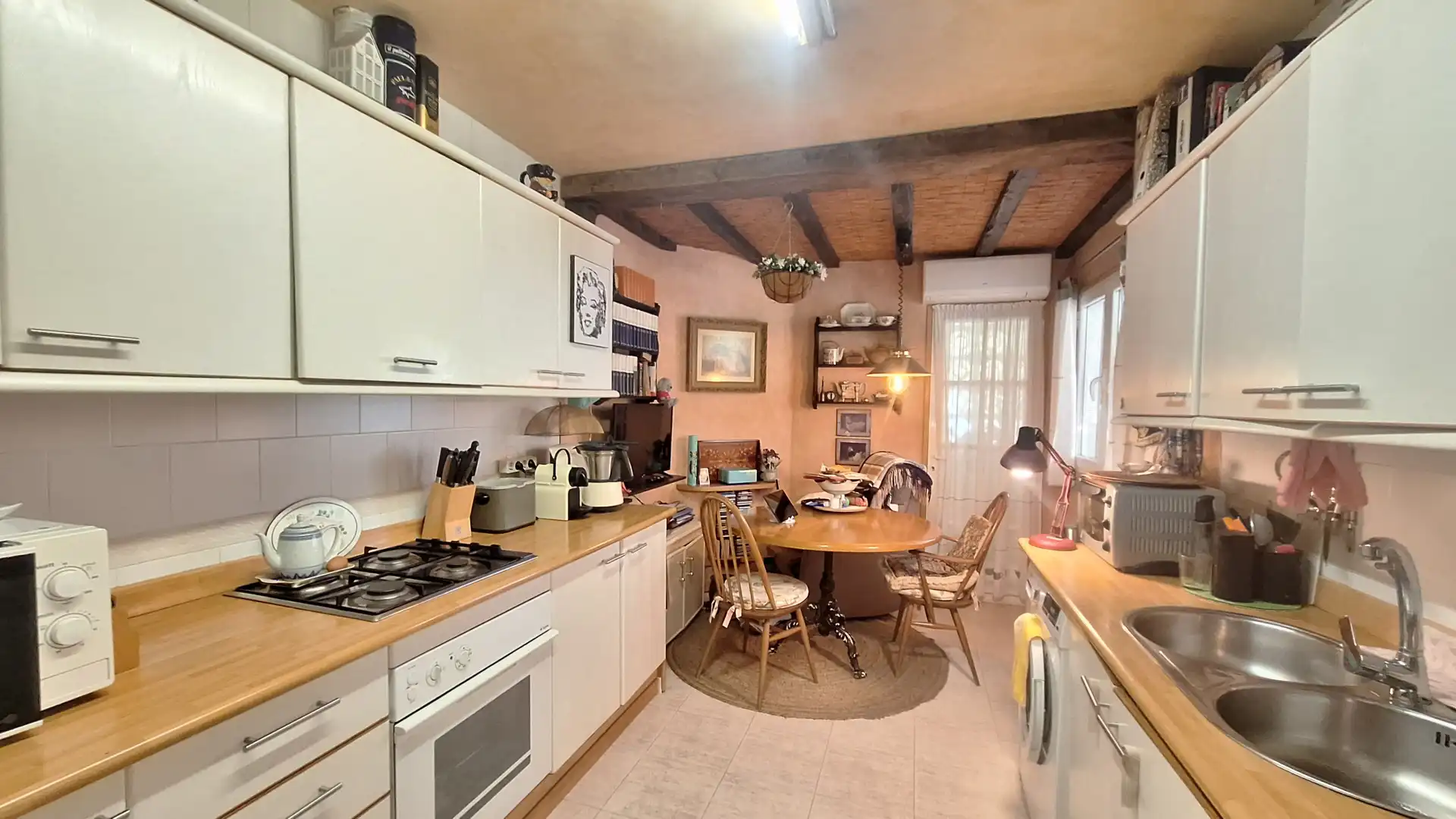Kitchen of Detached homes for sale in Estepona  with Air Conditioner, Terrace and Swimming Pool