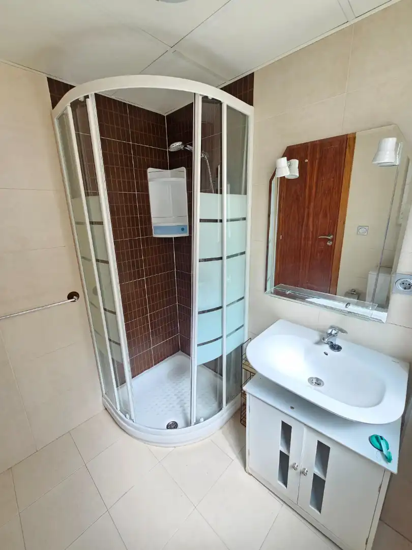 Baño de Ático en venta en Armilla con Aire acondicionado, Calefacción y Parquet