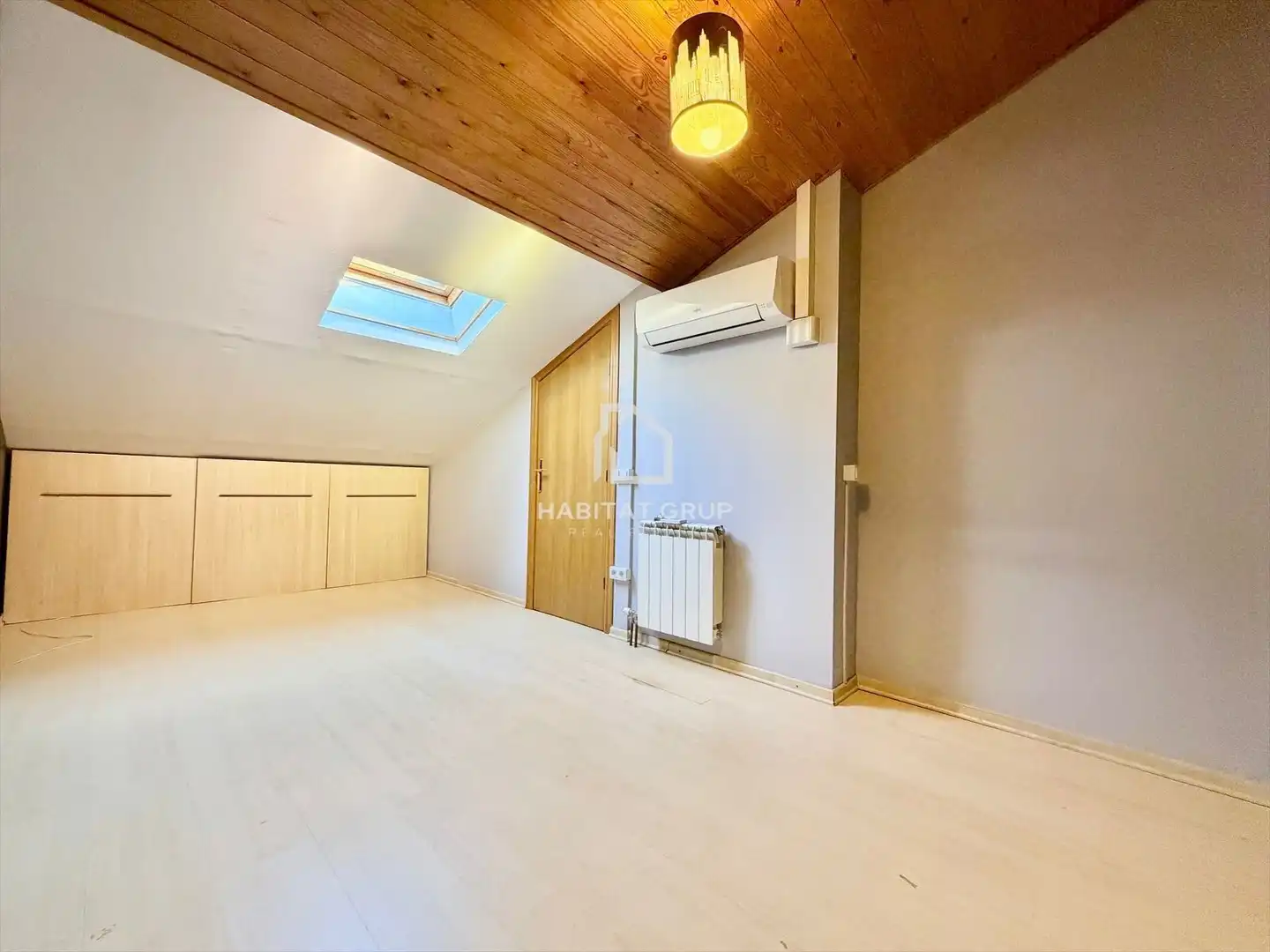 Dúplex en venta en Girona con Aire acondicionado, Calefacción y Terraza