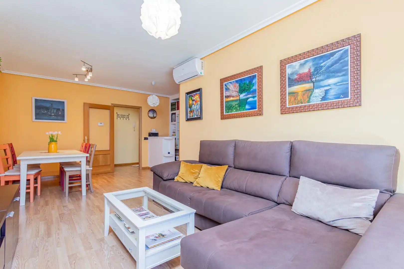 Living room of Flat for sale in Valdemoro  with Air Conditioner, Heating and Community pool