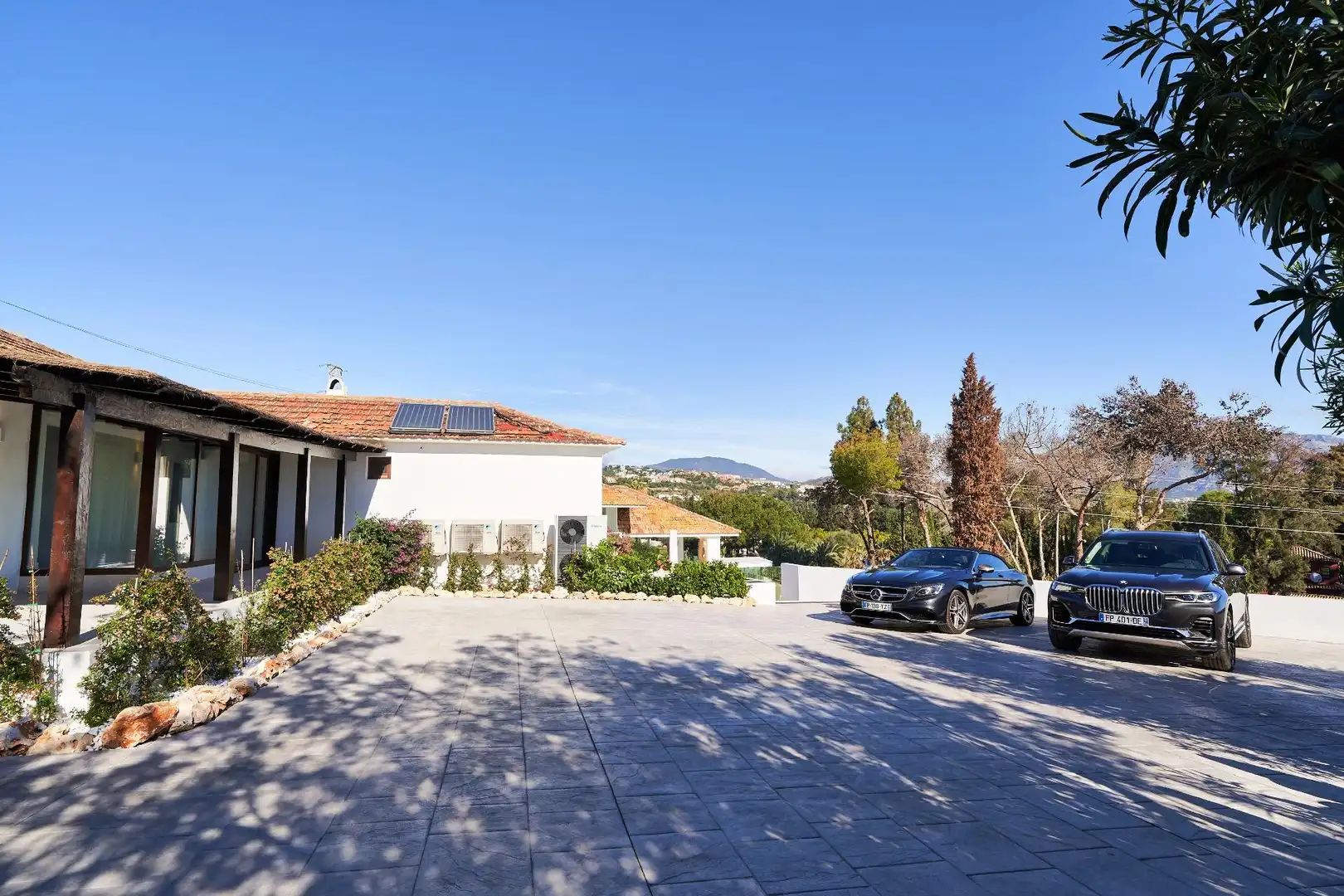 Vista exterior de Casa o chalet en venta en Marbella con Aire acondicionado, Calefacción y Jardín privado