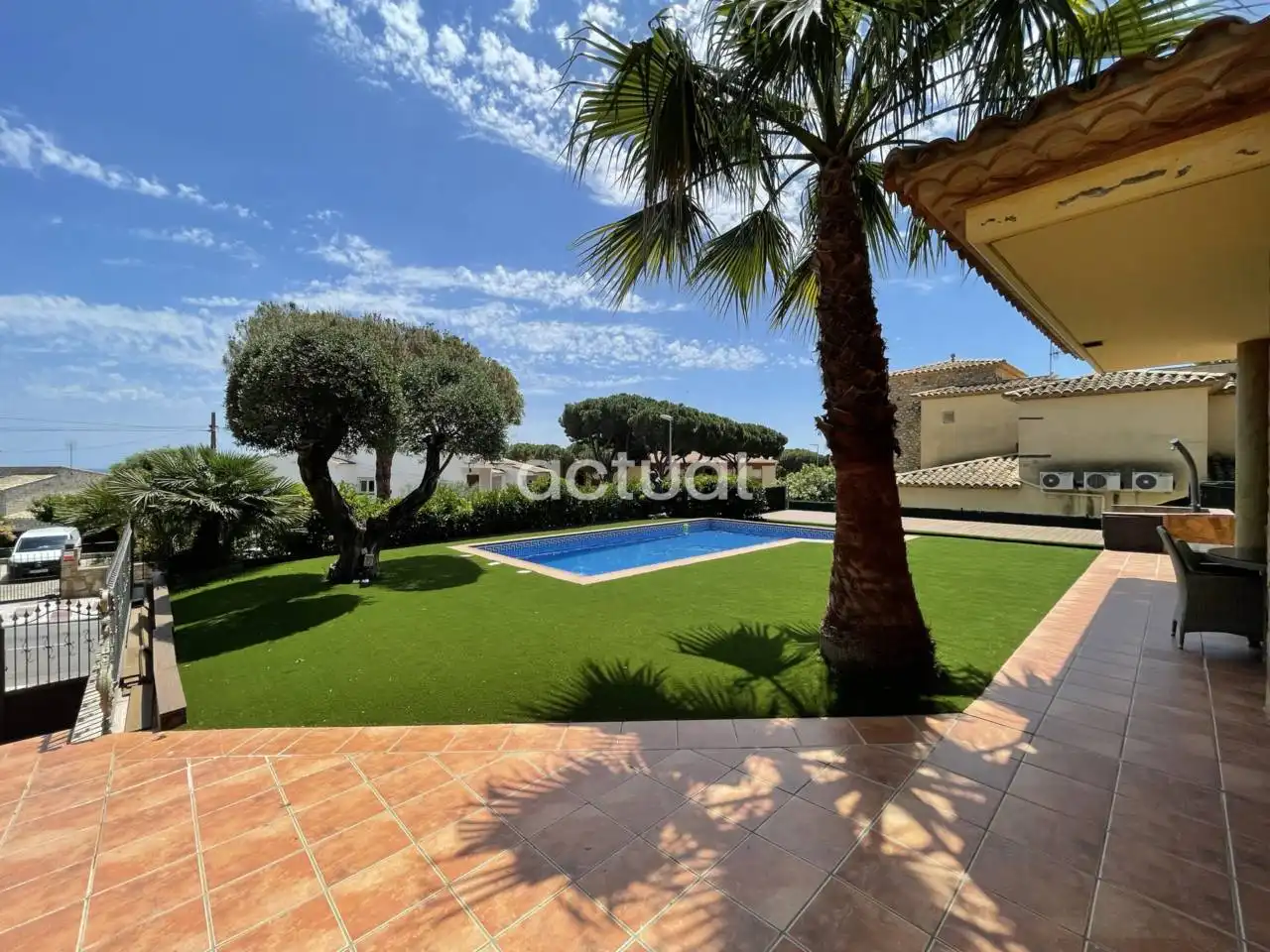 Casa con piscina in vendita a Avenida fanals, imagen 4