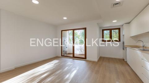 Foto 2 de Apartament de lloguer a Calle Maria de Luna