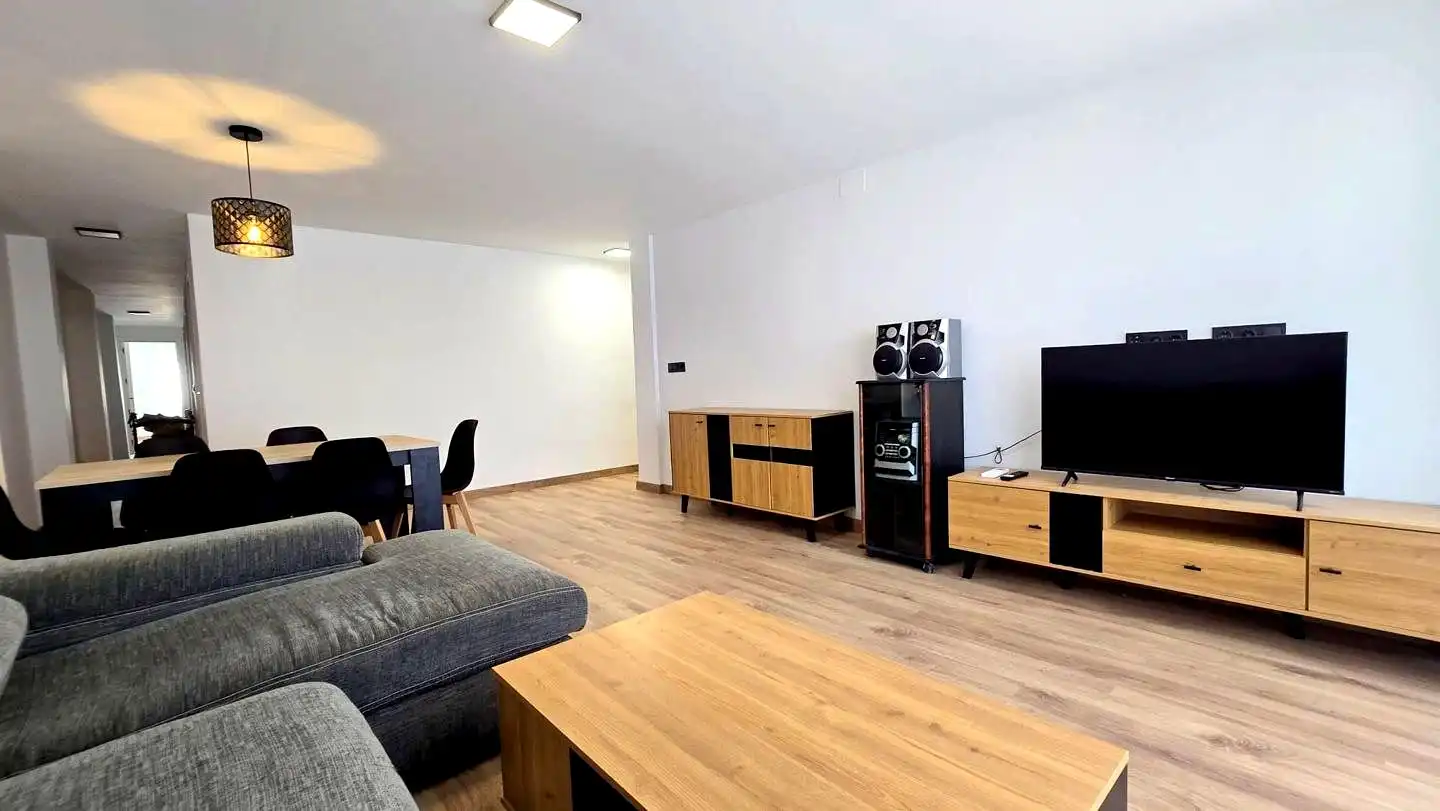 Wohnzimmer von Wohnung zur Miete in Gandia mit Klimaanlage, Terrasse und Möbliert
