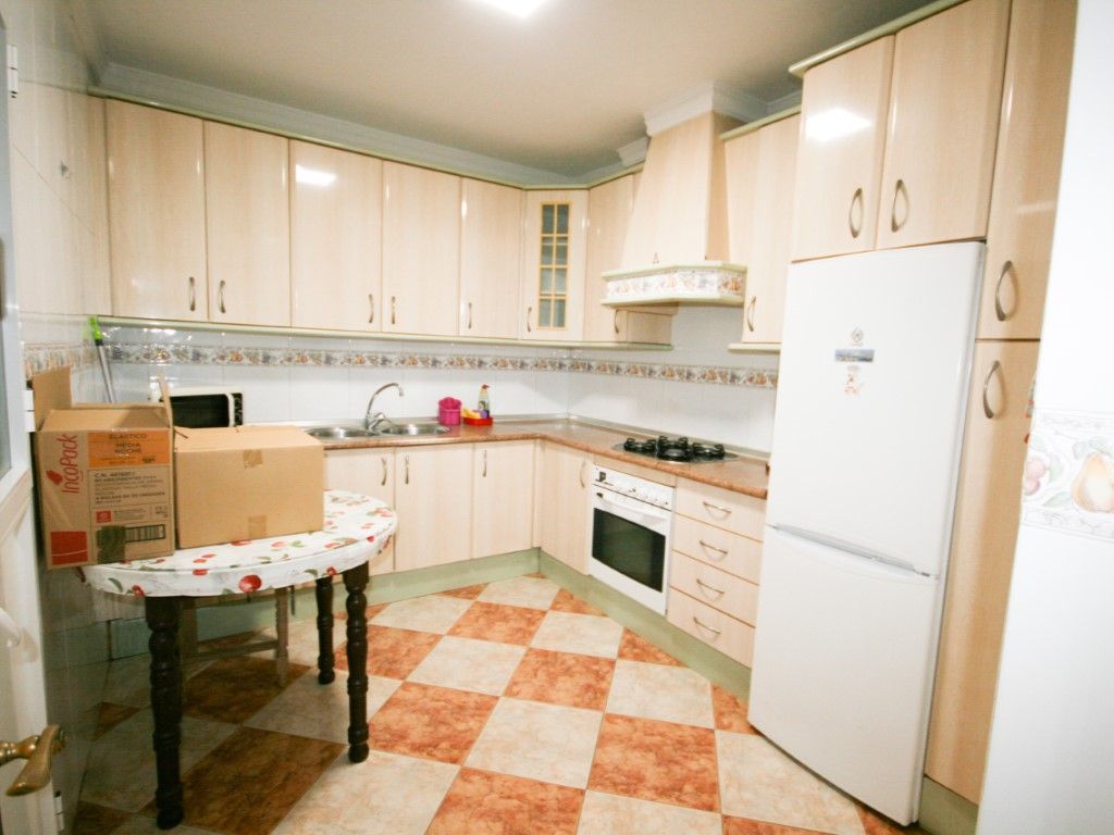 Kitchen of Single-family semi-detached for sale in Coín
