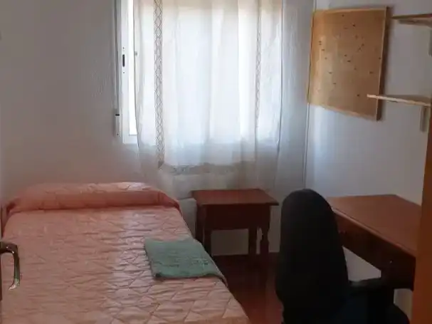 Schlafzimmer von Wohnung zur Miete in  Sevilla Capital mit Klimaanlage und Balkon