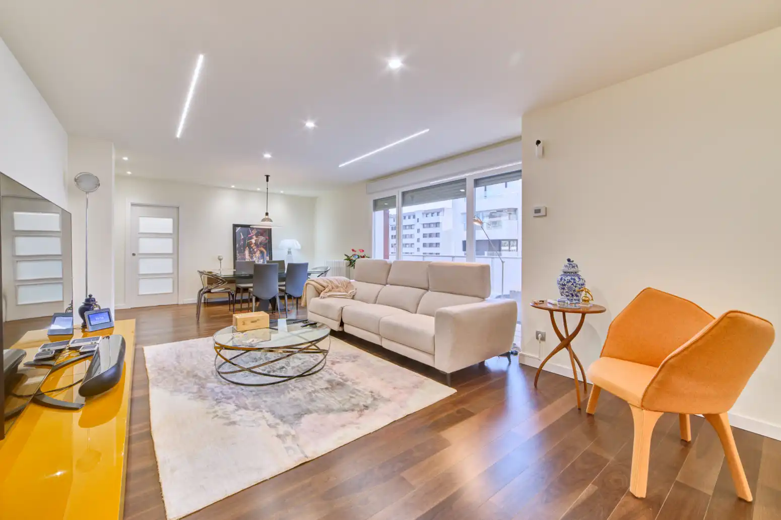 Sala de estar de Piso en venta en  Pamplona / Iruña con Calefacción, Terraza y Trastero