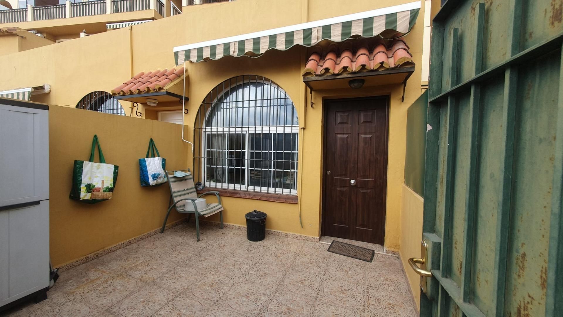 Vista exterior de Casa adosada en venda en Torremolinos amb Terrassa i Moblat