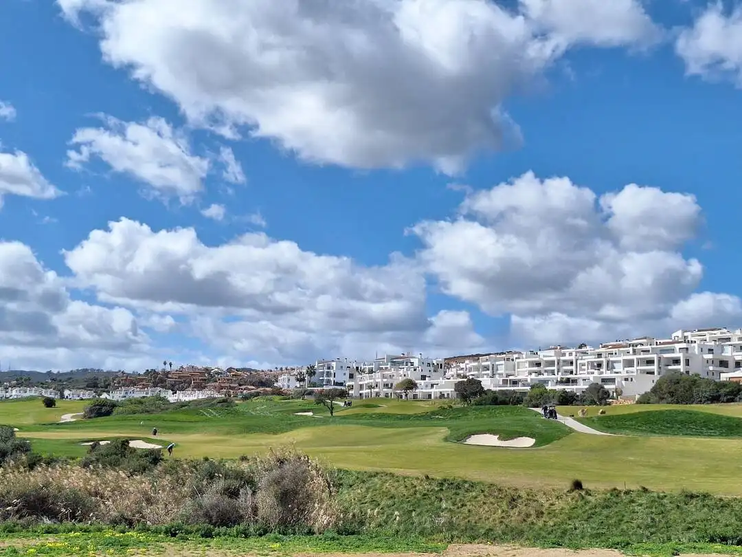 Vista exterior de Ático en venta en La Alcaidesa con Aire acondicionado, Calefacción y Jardín privado