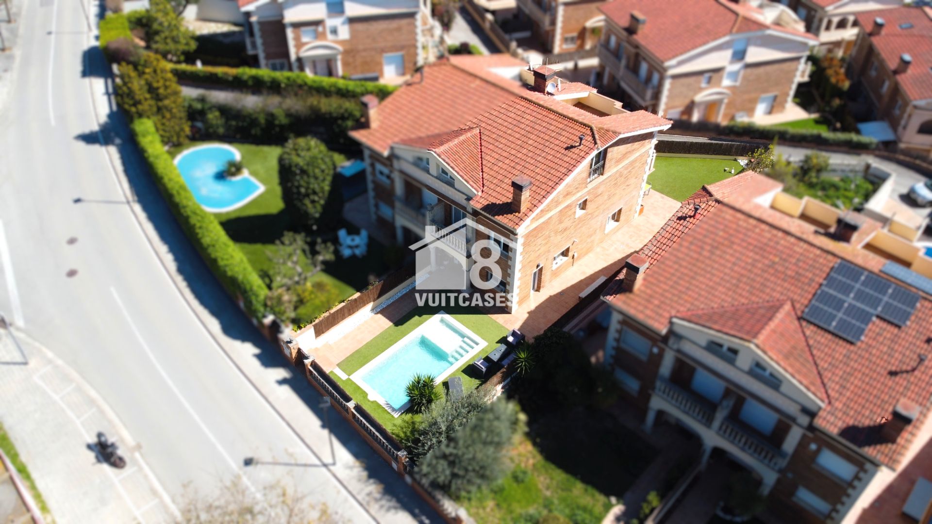 Exterior view of Single-family semi-detached for sale in Sant Vicenç de Montalt  with Air Conditioner, Heating and Private garden