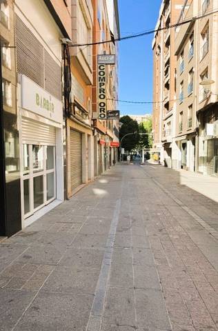 Local comercial en Venta en Calle Santa Ana en Centro