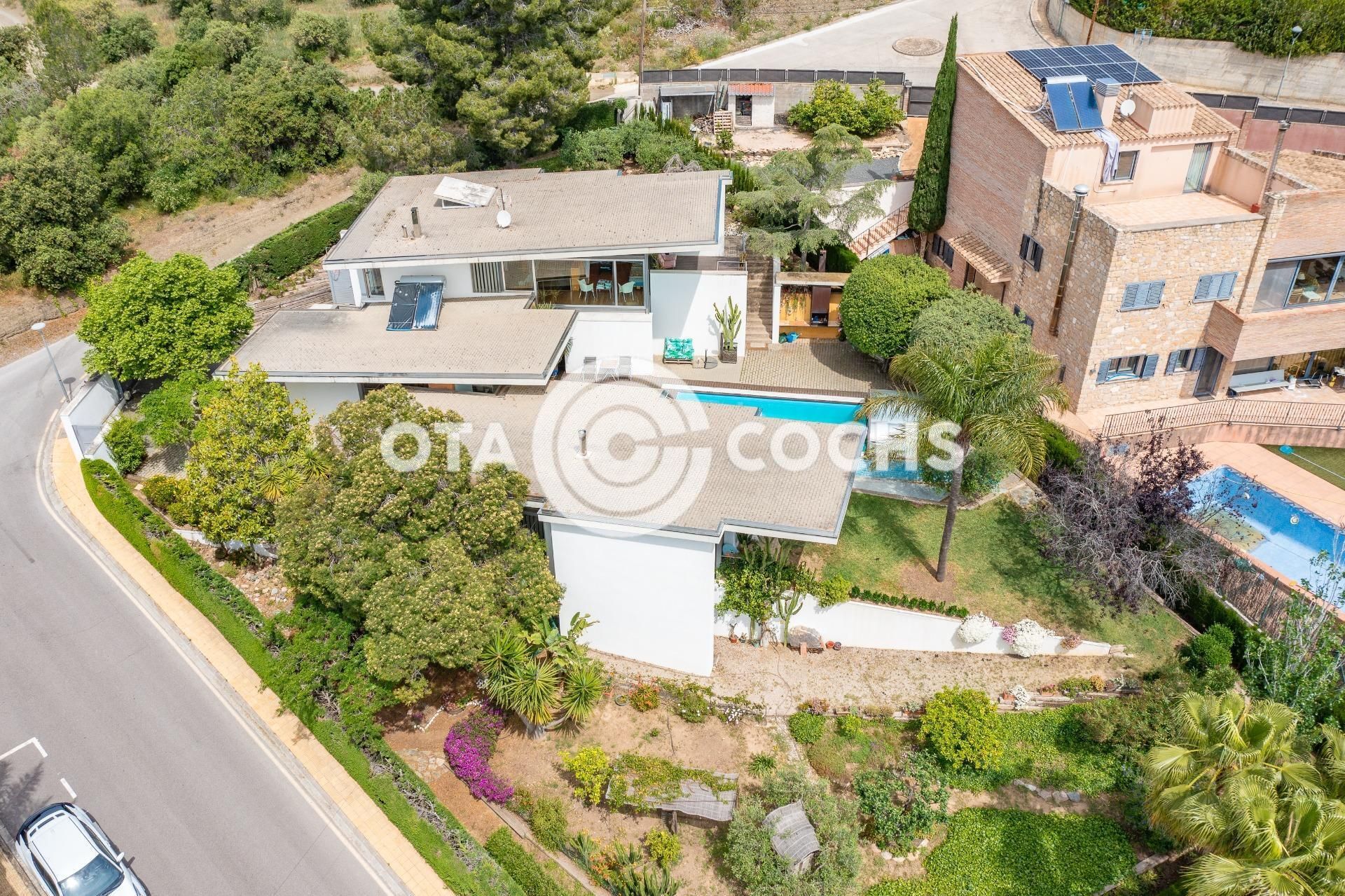 Vista exterior de Casa o xalet en venda en Castellvell del Camp amb Aire condicionat, Calefacció i Jardí privat