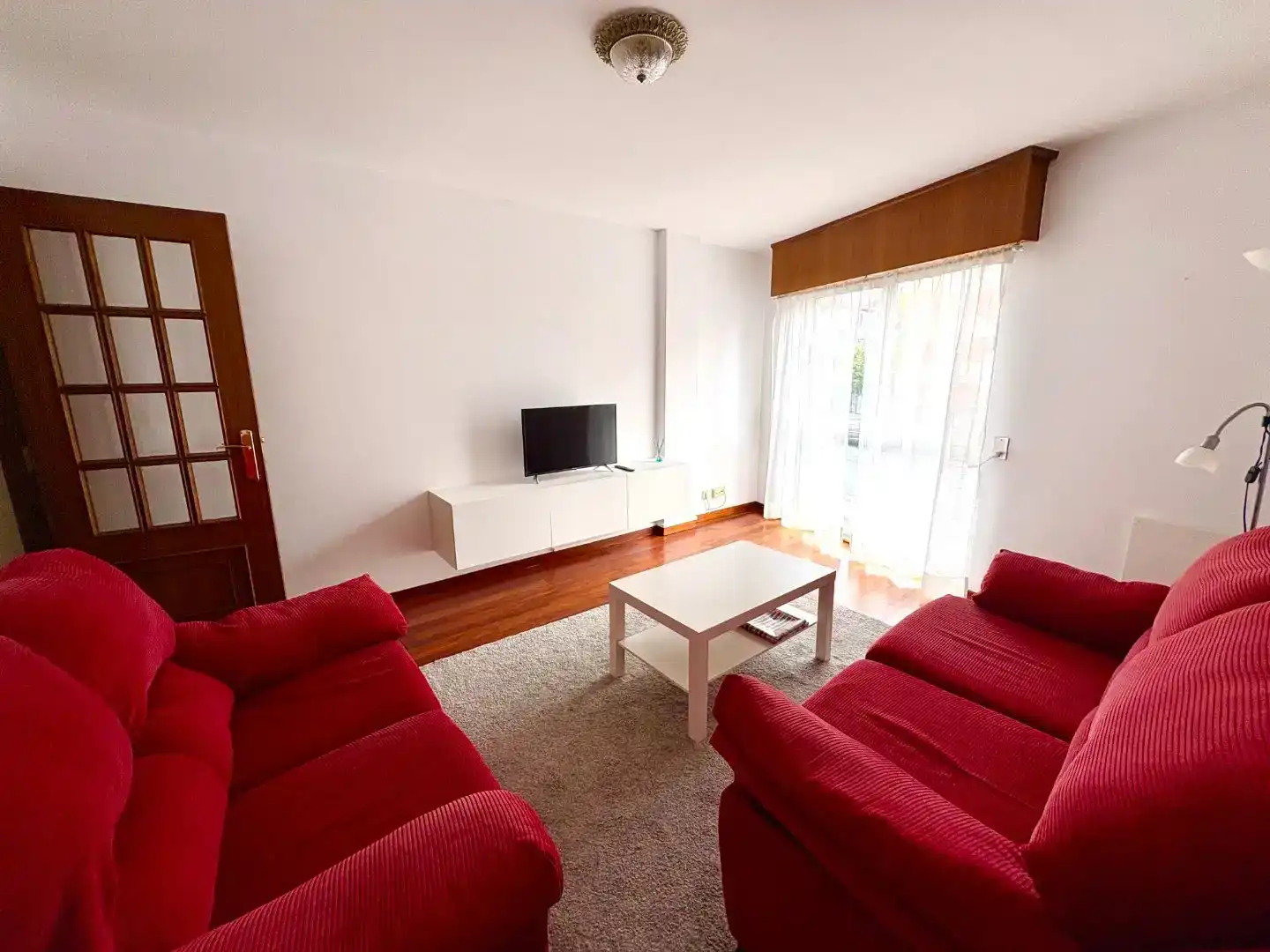 Sala de estar de Piso de alquiler en Oleiros con Parquet, Trastero y Amueblado