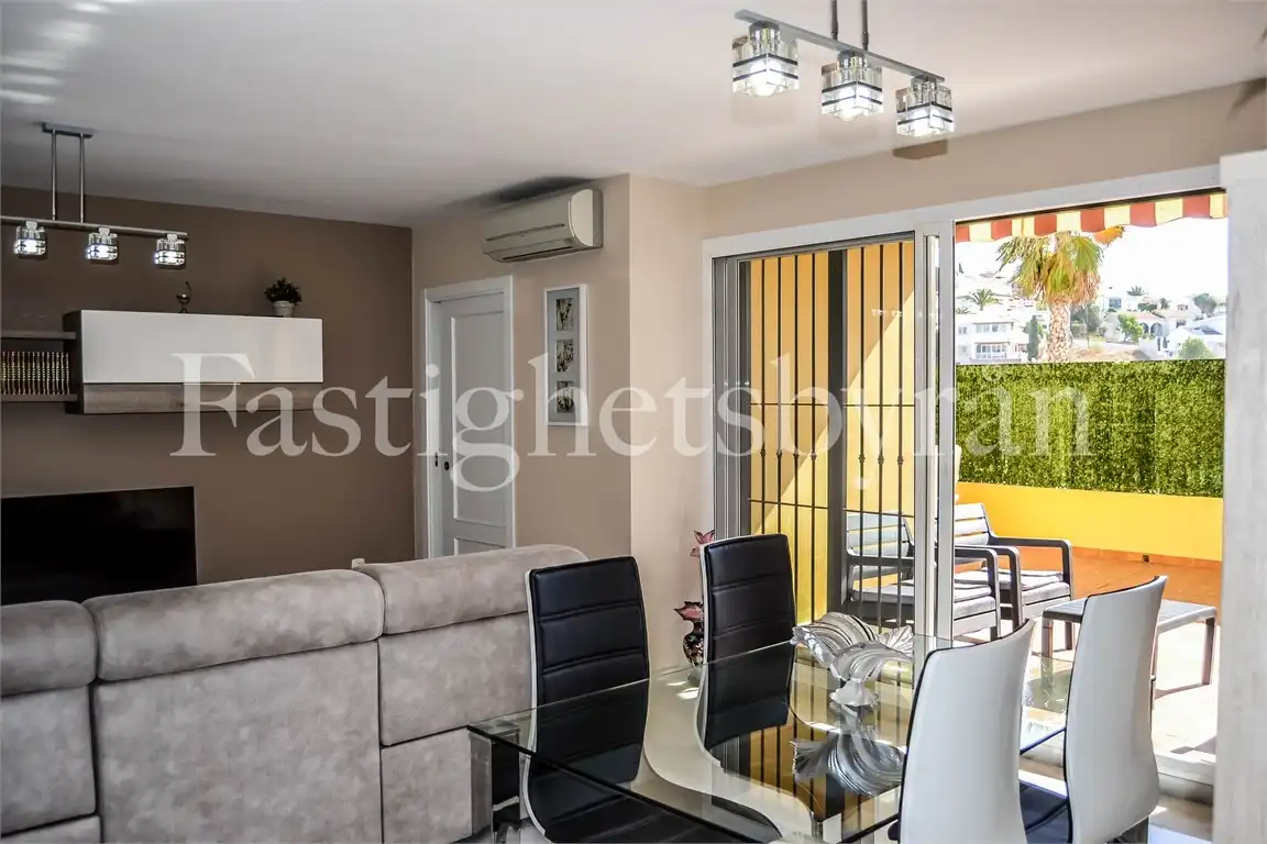 Maisonette zum Verkauf in Avenida Palmeras de Baviera, Caleta de Vélez