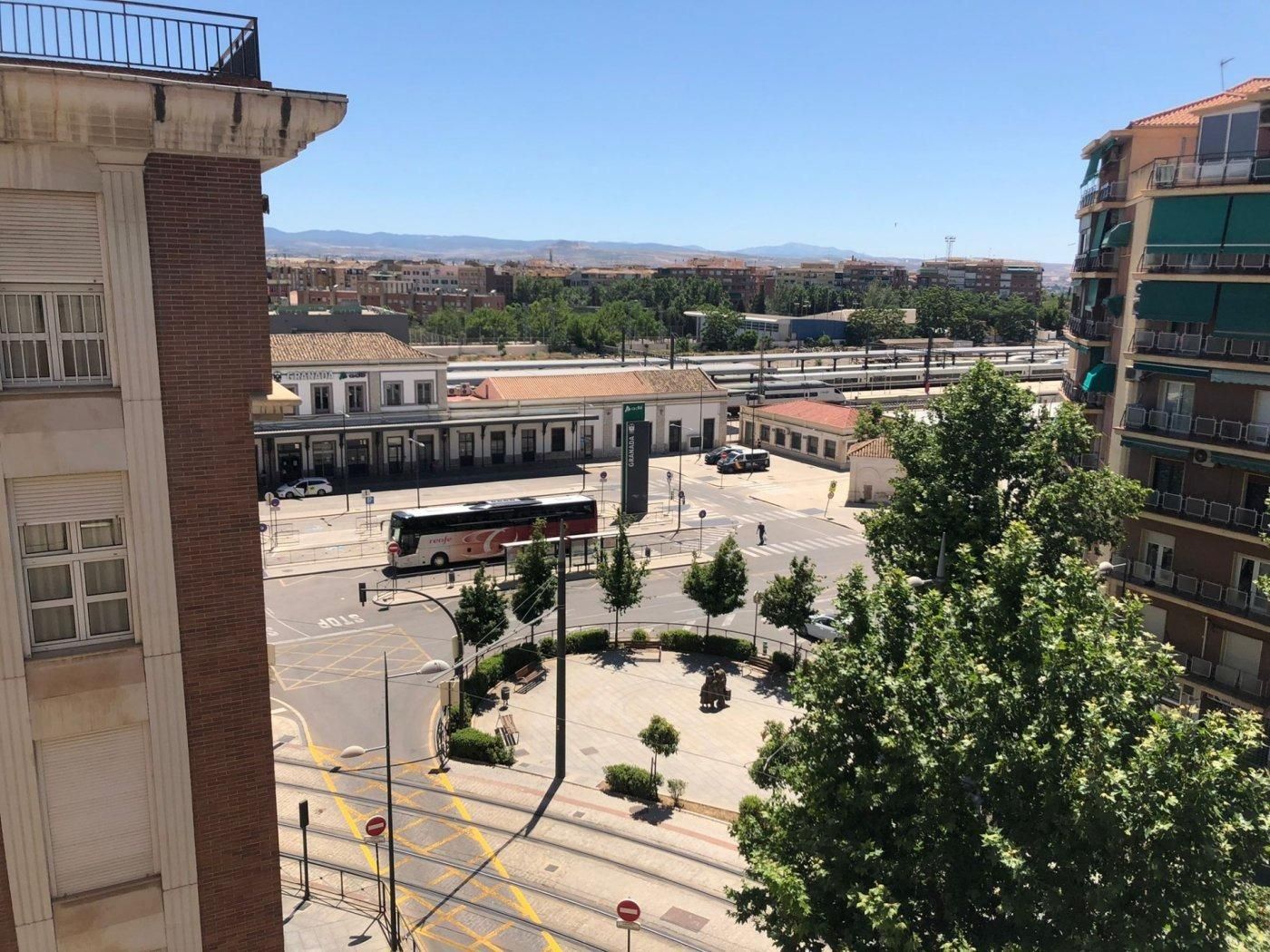 Vista exterior de Pis de lloguer en  Granada Capital amb Calefacció, Terrassa i Balcó