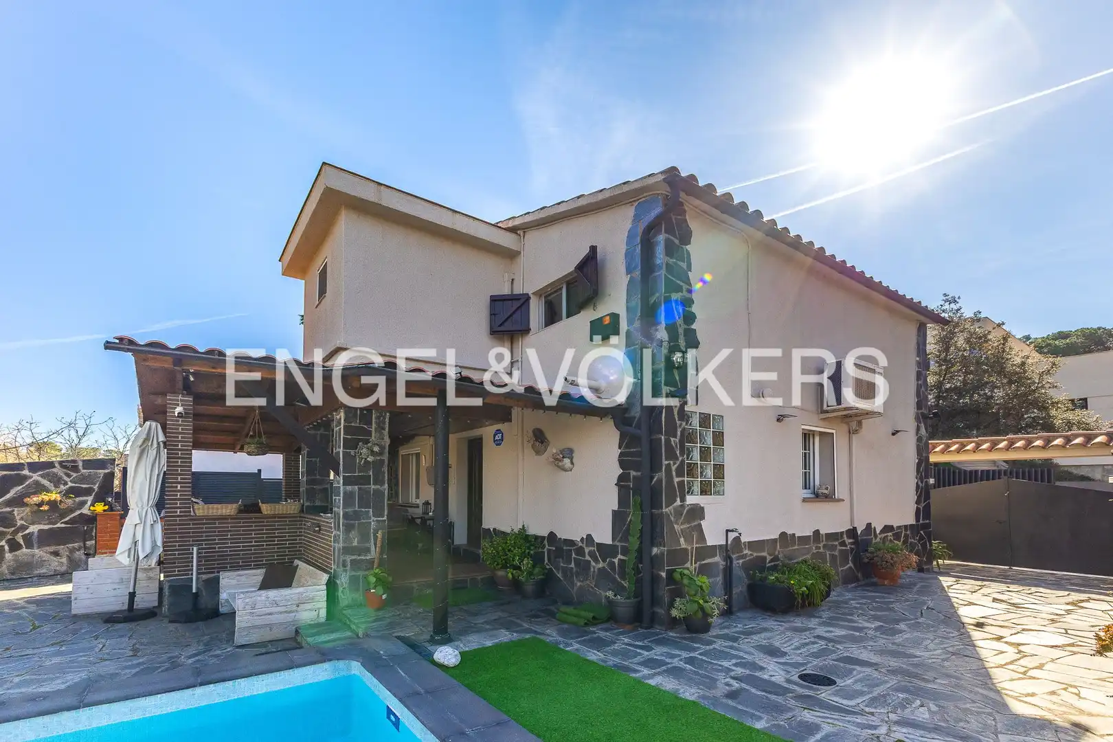 Exterior view of Houses for sale in Sant Cugat del Vallès  with Air Conditioner, Heating and Private garden