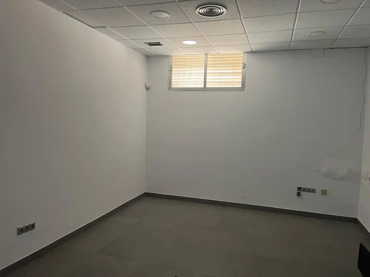 Nave industrial de alquiler en Córdoba con Calefacción y Alarma