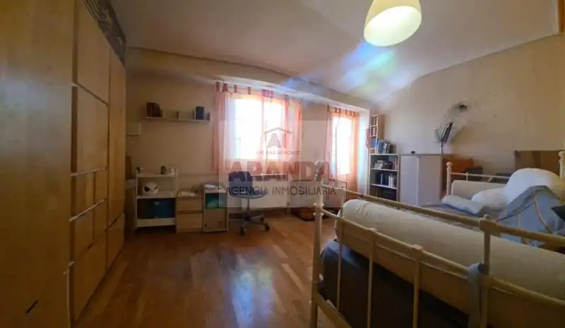 Habitación de Ático en venta en Zaragoza con Calefacción y Terraza